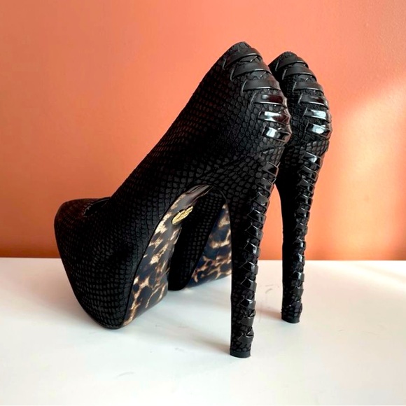 Betsey Johnson Corset Stunning Platform Heels - Picture 2 of 5